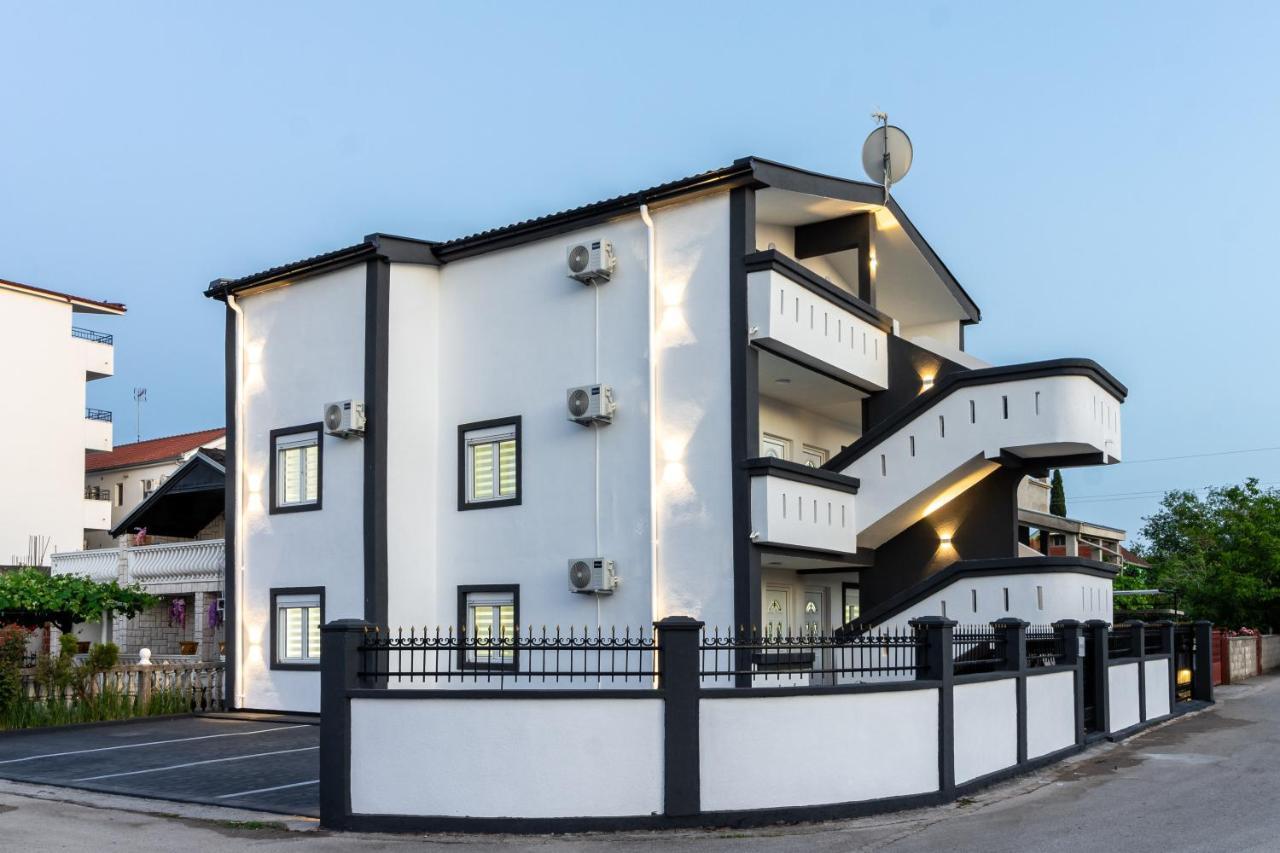 Apart-Hotel Prestige Ούλτσιν Εξωτερικό φωτογραφία