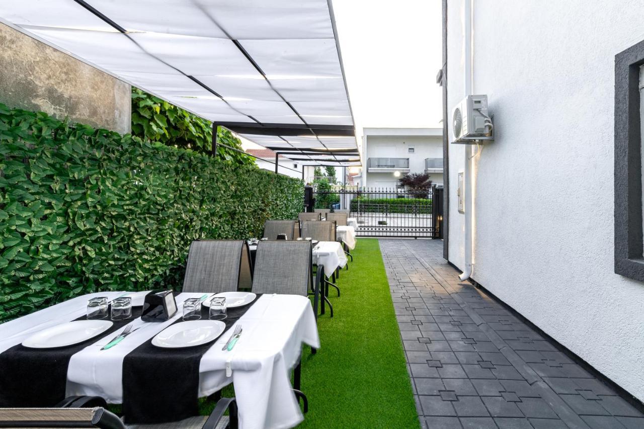 Apart-Hotel Prestige Ούλτσιν Εξωτερικό φωτογραφία