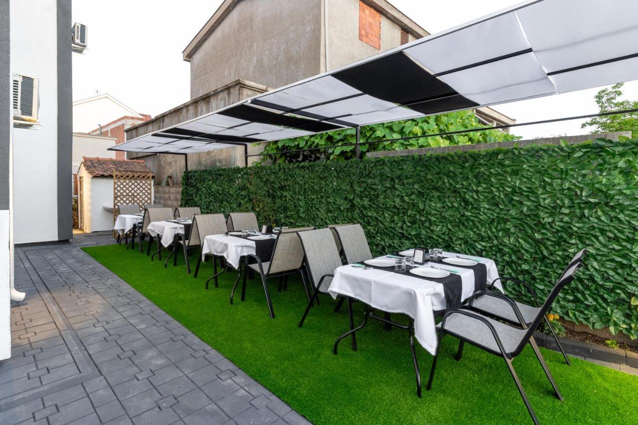 Apart-Hotel Prestige Ούλτσιν Εξωτερικό φωτογραφία